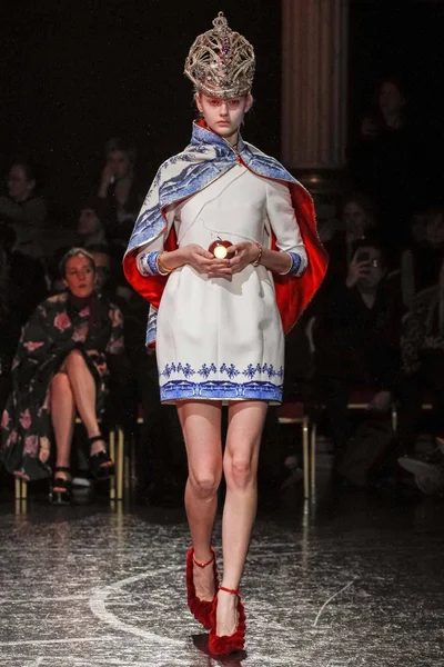 Look 37